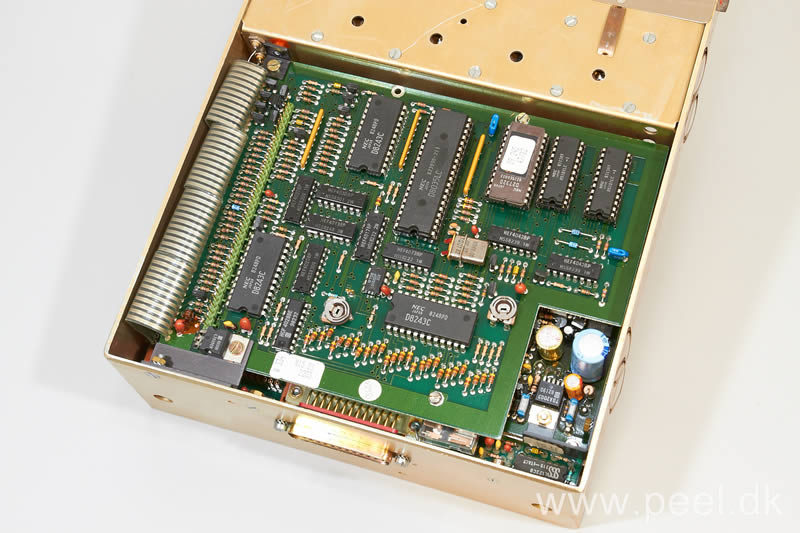 AP3533_08.jpg