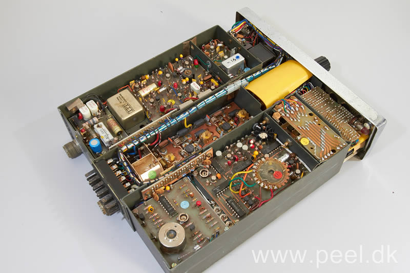 AP749OB_02.jpg