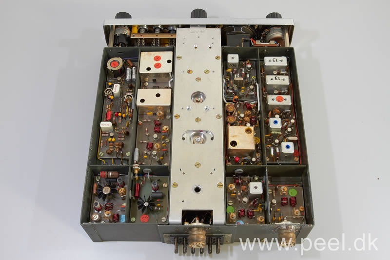 AP749OB_07.jpg