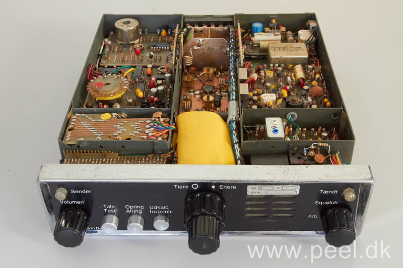AP749OB_14.jpg