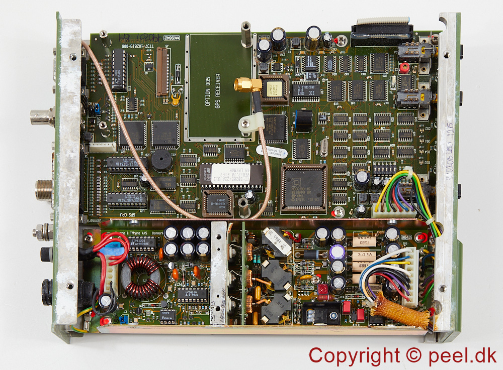 H2095B_Inmarsat_transceiver_04.jpg