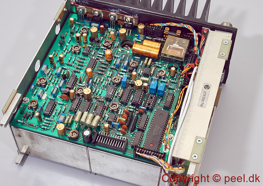 RT2047_03.jpg