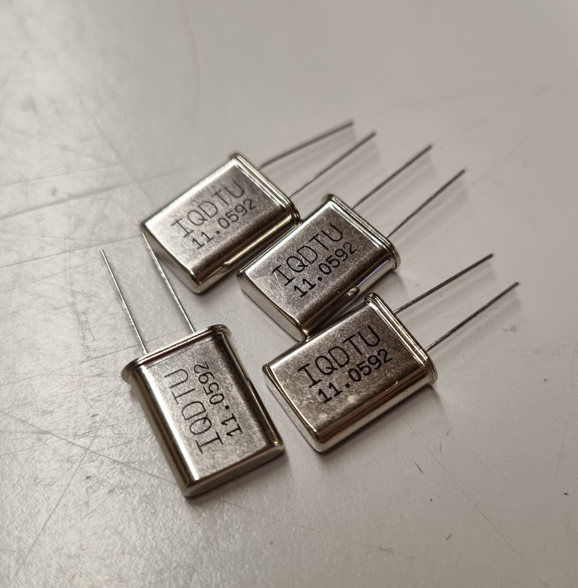 Krystaller 11,0592MHz billede 2