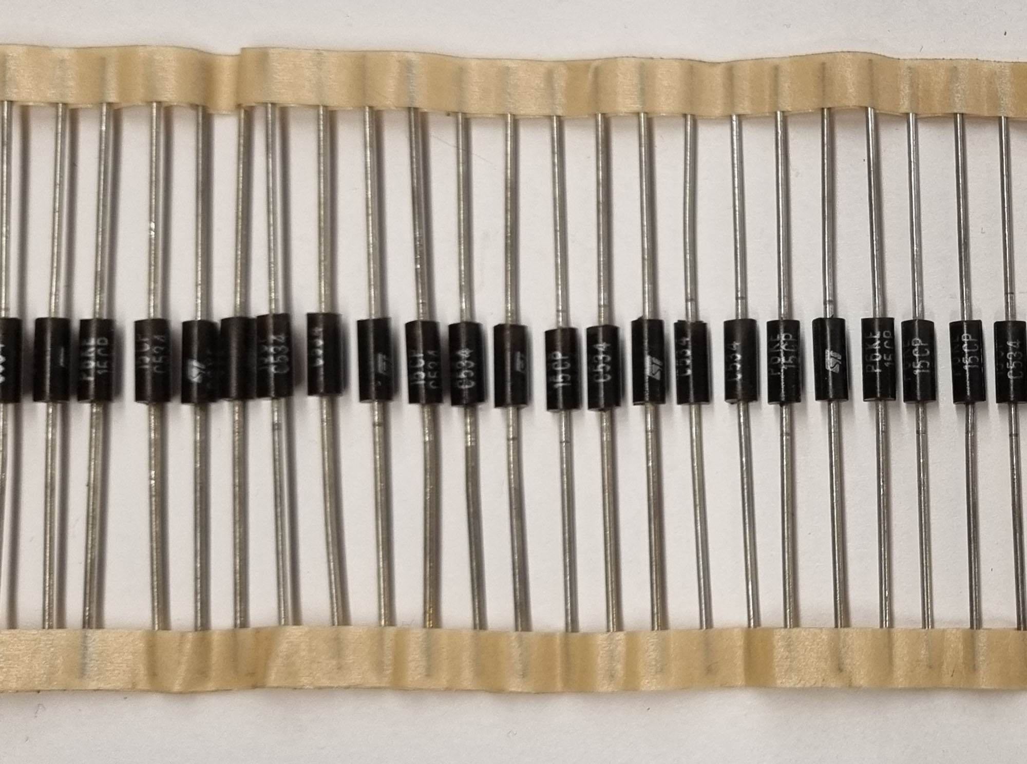 Diode P6KE15CP - hovedbillede