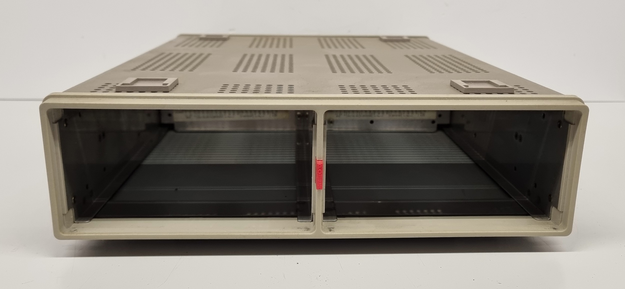 Hameg HM8001-2 - power consol kabinet - hovedbillede