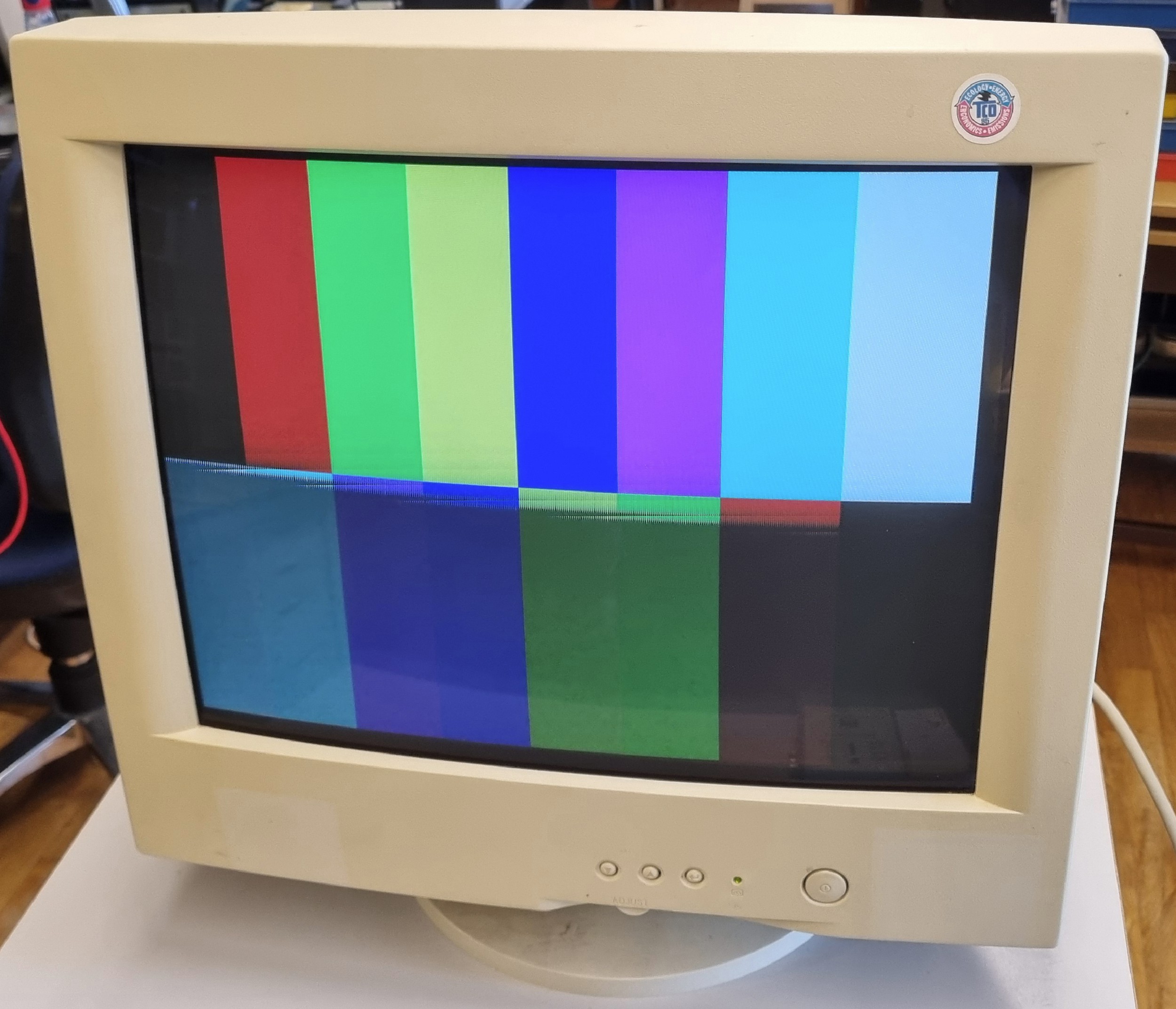 19" CRT skærm - hovedbillede