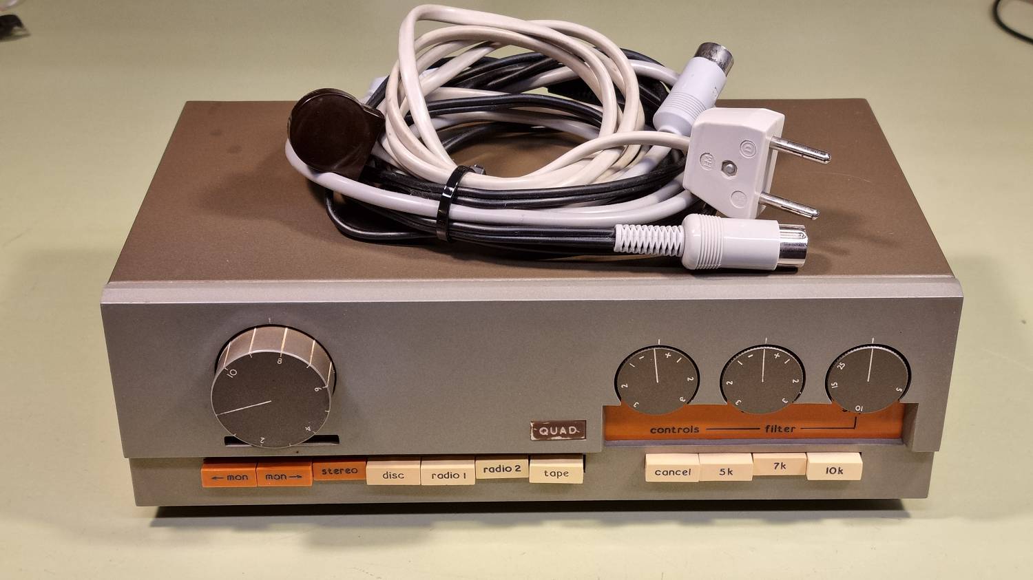 Quad 33 preamp - forforstærker - hovedbillede