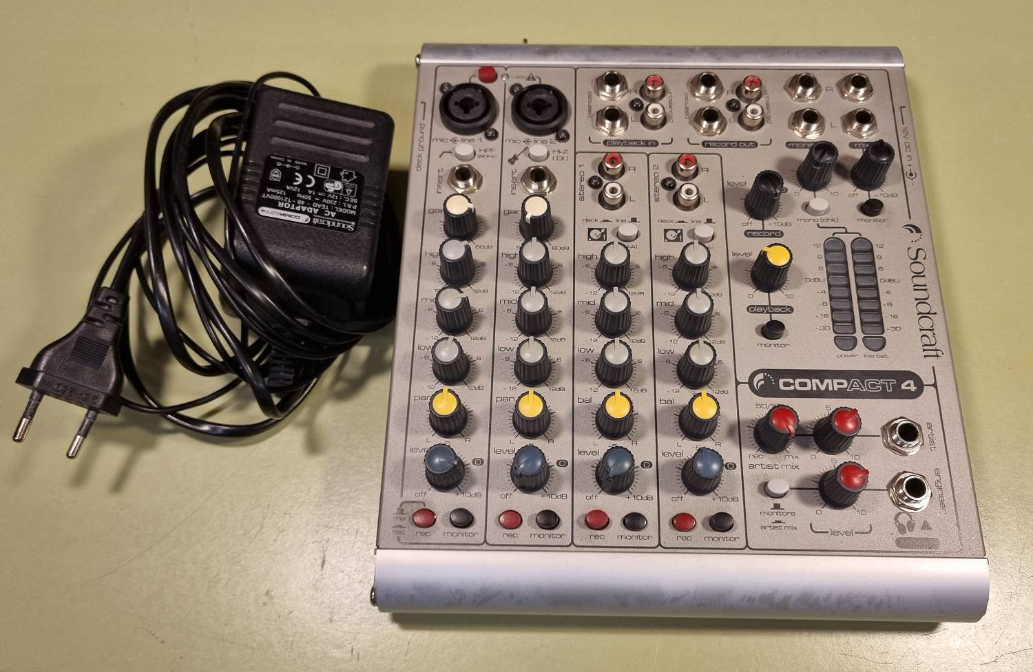 Soundcraft Compact 4 mixer - hovedbillede